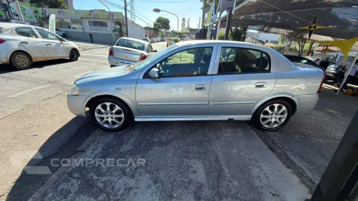 ASTRA 2.0 MPFI Advantage Sedan 8V