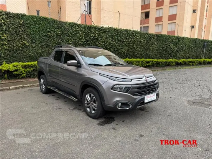 TORO 2.0 16V Turbo Freedom 4WD