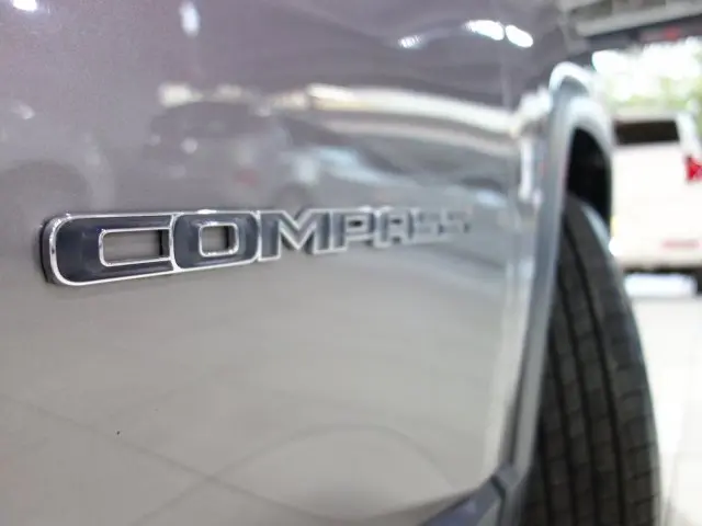 COMPASS - 2.0 16V LONGITUDE AUTOMÁTICO