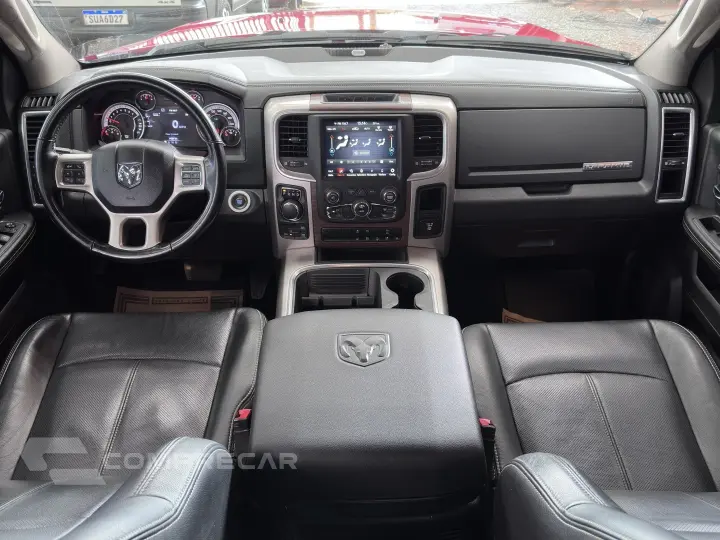 CLASSIC 5.7 V8 GASOLINA LARAMIE NIGHT EDITION CD 4X4 AUTOMÁT