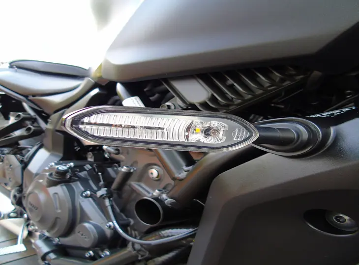 YAMAHA MT-07 CONNECTED ABS