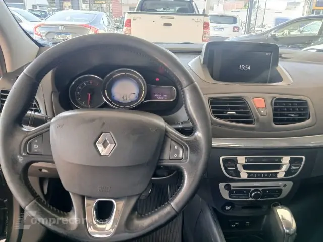 FLUENCE - 2.0 DYNAMIQUE PLUS 16V 4P AUTOMÁTICO