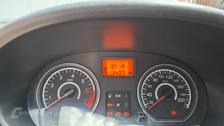 LOGAN 1.6 Expression 8V