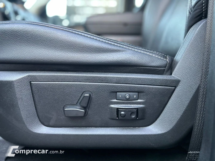Classic 5.7 V8 Gasolina Laramie Cd 4X4 Automático