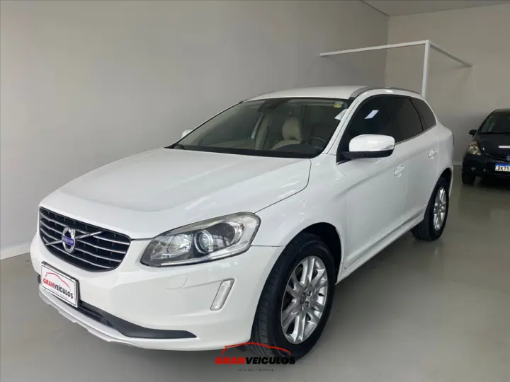 XC60 2.0 T5 DYNAMIC FWD TURBO GASOLINA 4P AUTOMÁT