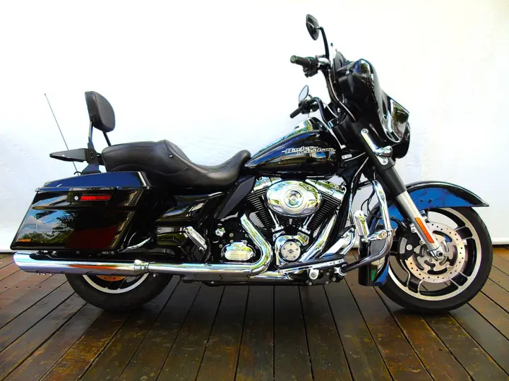 HARLEY-DAVIDSON STREET GLIDE FLHX