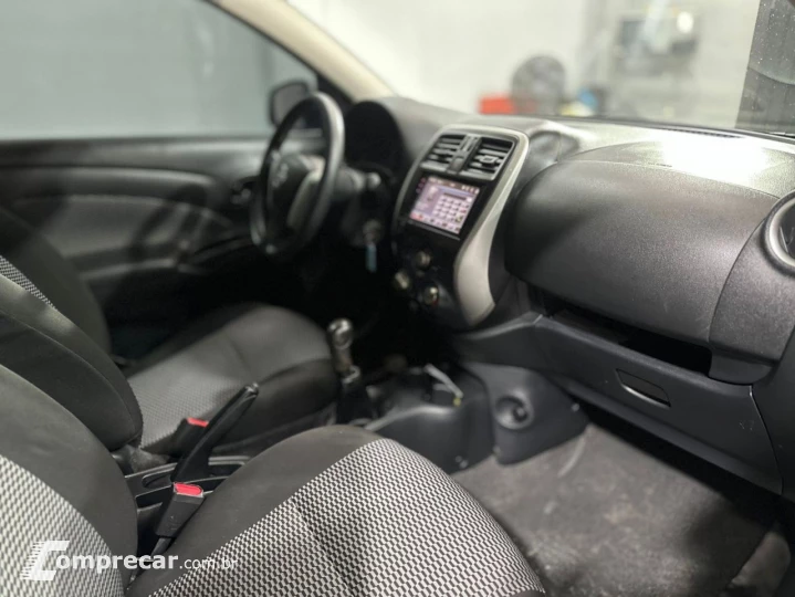 Versa Sedan 1.0 4P FLEX S