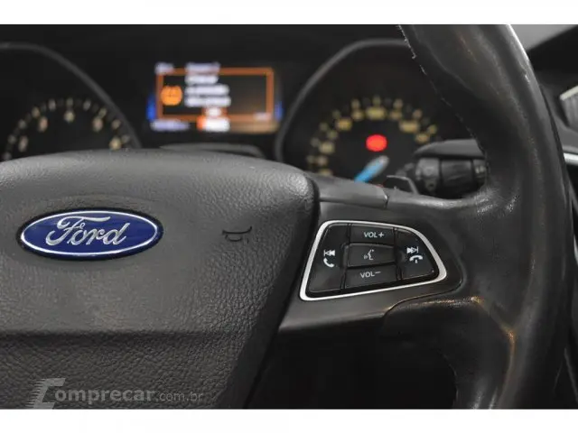 FOCUS HATCH - 2.0 TITANIUM 16V 4P POWERSHIFT