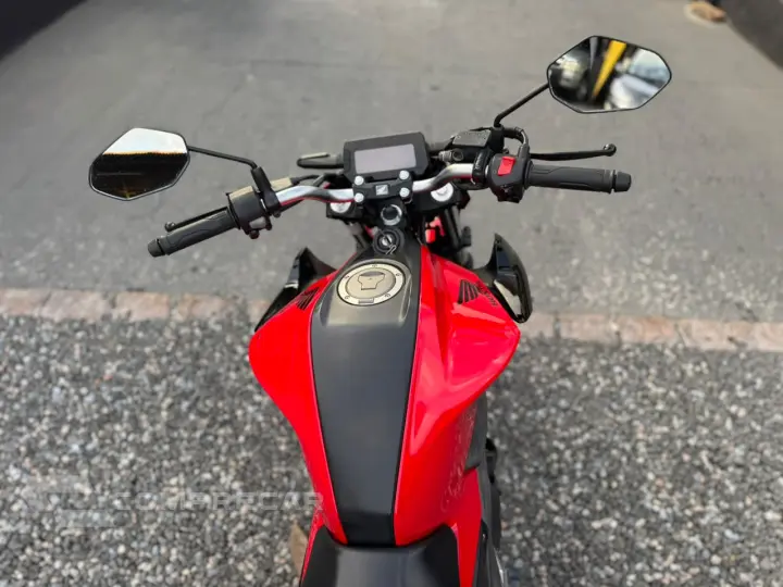 cb 300f twister cbs