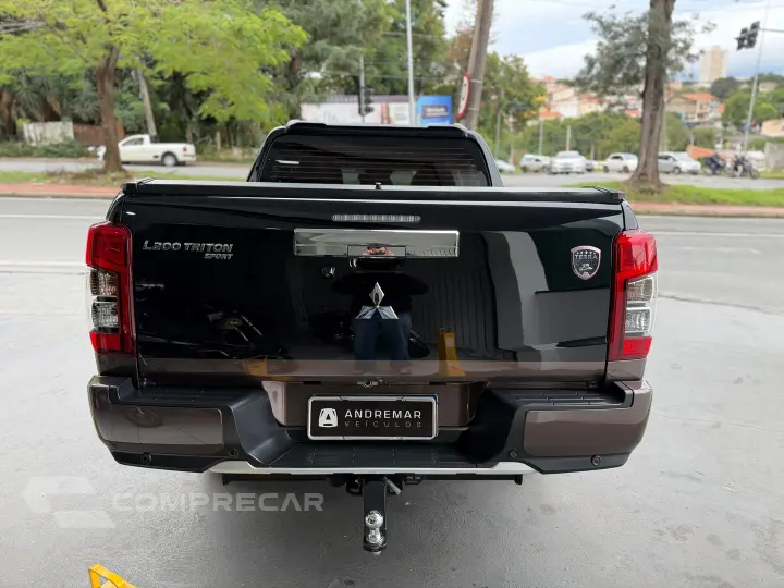 L200 Triton 2.4 16V Turbo Diesel Sport Hpe-S Terra Cd 4P 4X4