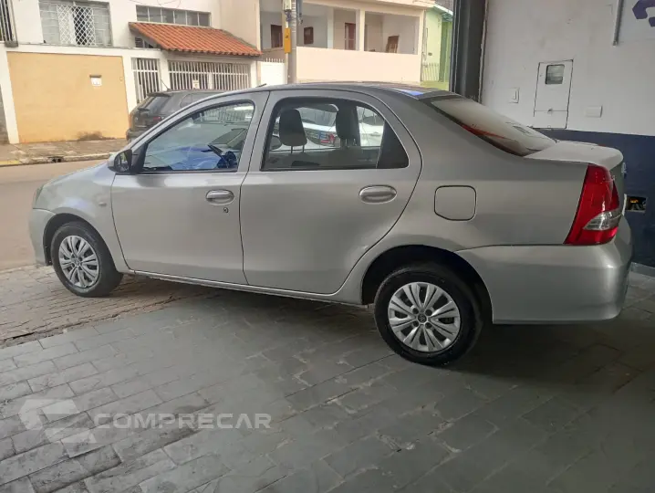 ETIOS 1.5 X Sedan 16V