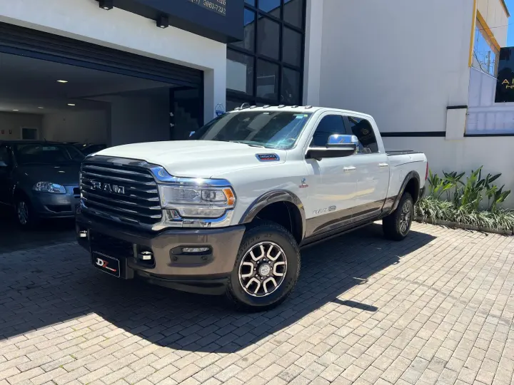 3500 6.7 Laramie Longhorn 4X4 CD 6 Cilindros Turbo