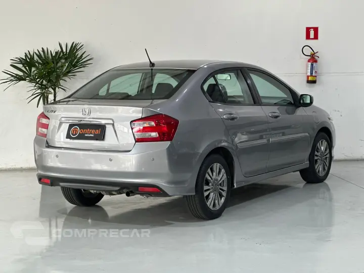 CITY 1.5 LX Sedan 16V