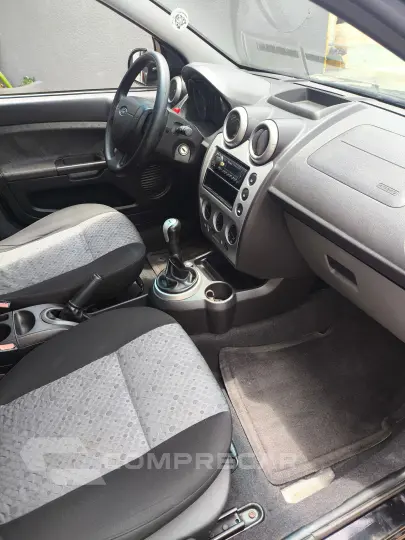 FIESTA 1.6 MPI Class Hatch 8V