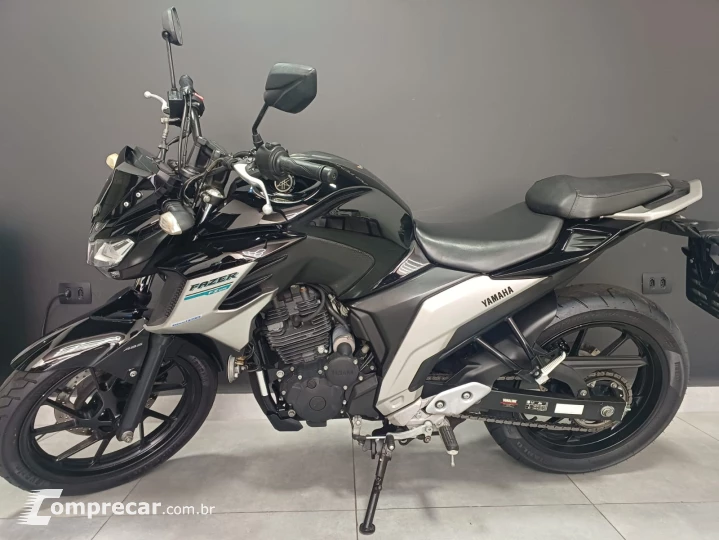 FZ25 250 FAZER