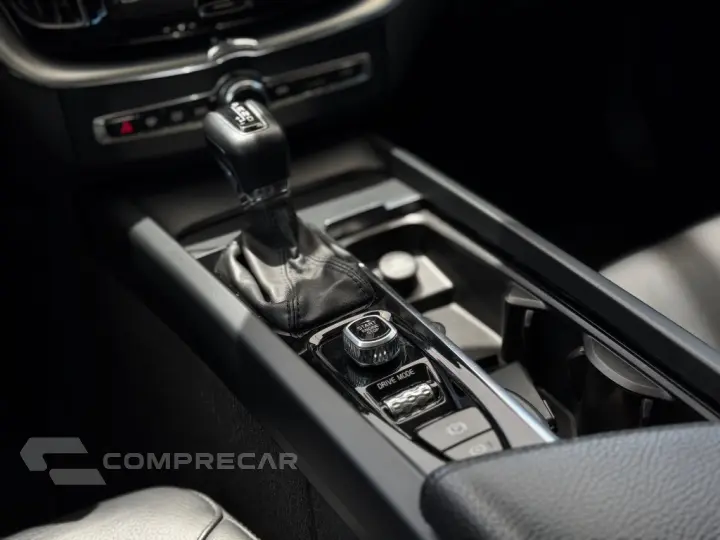 XC 60 T-5 MOMENTUM 2.0 254cv AWD 5p