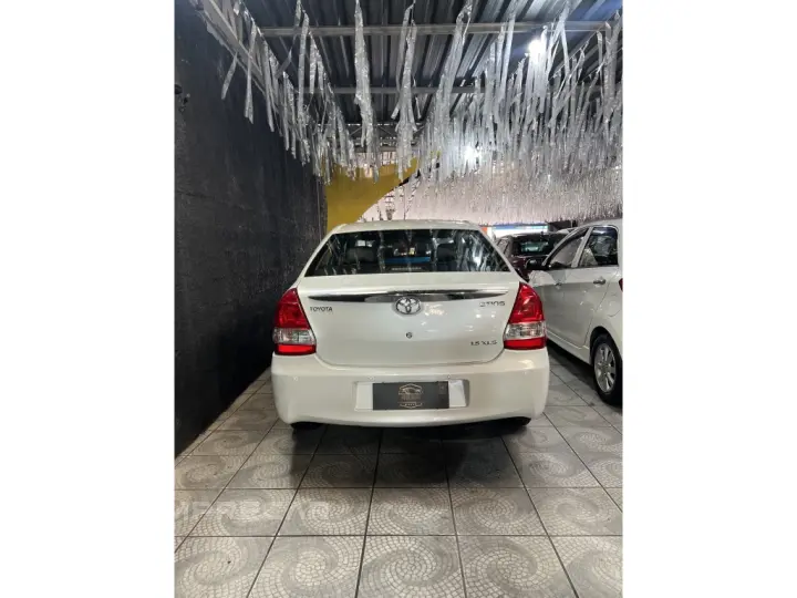 ETIOS 1.5 XLS SEDAN 16V FLEX 4P MANUAL