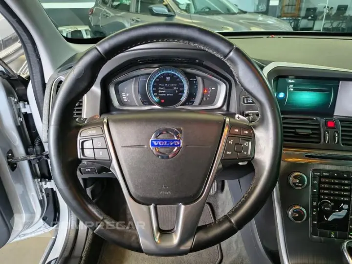 XC60 2.0 T5 MOM