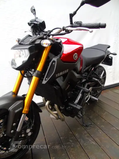 YAMAHA MT-09