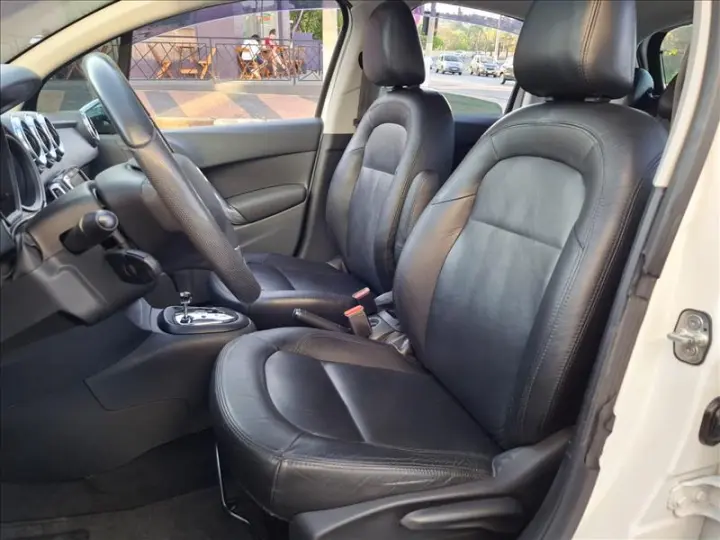 C3 1.6 VTI 120 Exclusive Eat6