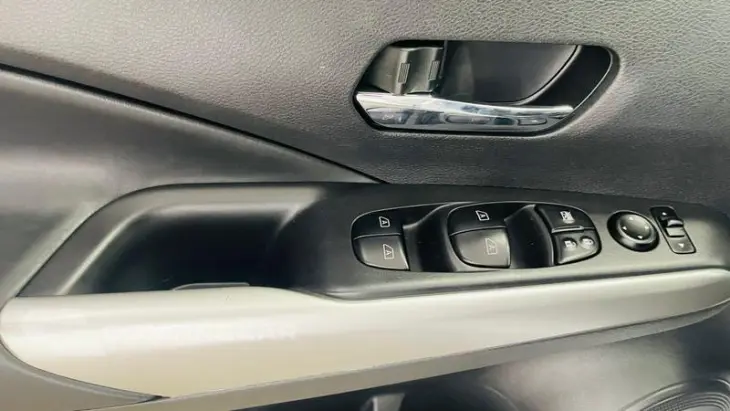 KICKS ADVANCE CVT