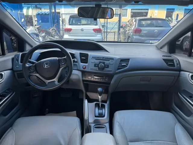 CIVIC - 1.8 LXS 16V 4P AUTOMÁTICO