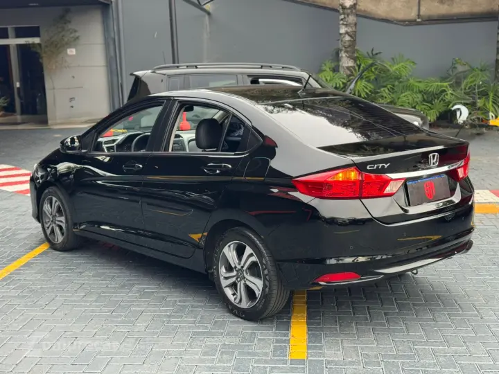 CITY 1.5 LX Sedan 16V