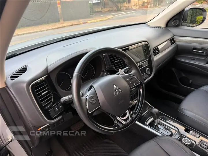 OUTLANDER 3.0 Mivec V6 Hpe-s AWD