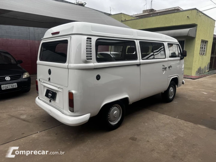 Kombi 1.4 FLEX STD 9 LUGARES