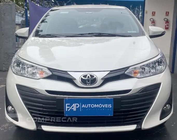 Yaris Sedan 1.5 16V 4P FLEX XLS MULTIDRIVE AUTOMÁTICO CVT
