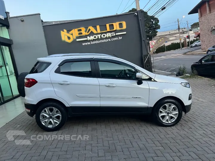 EcoSport TITANIUM 2.0 16V Flex 5p Aut.