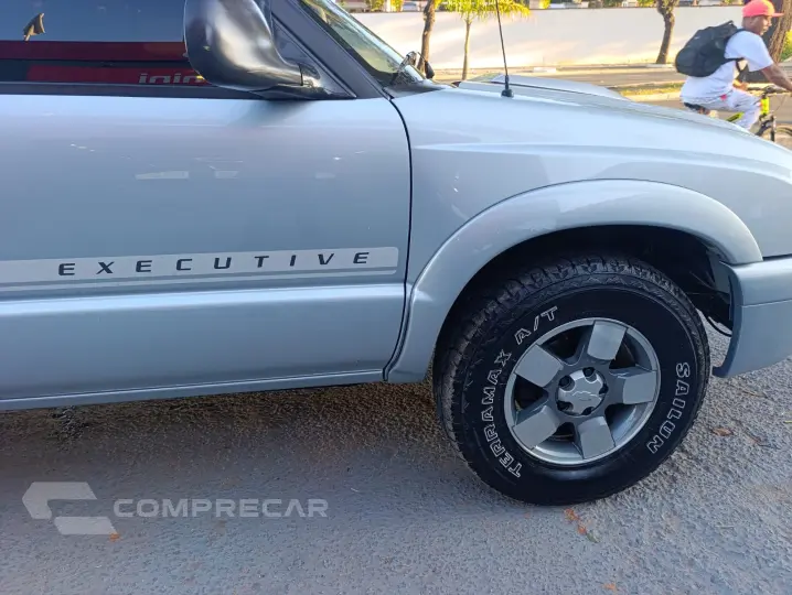 S10 2.4 MPFI Executive 4X2 CD 8V