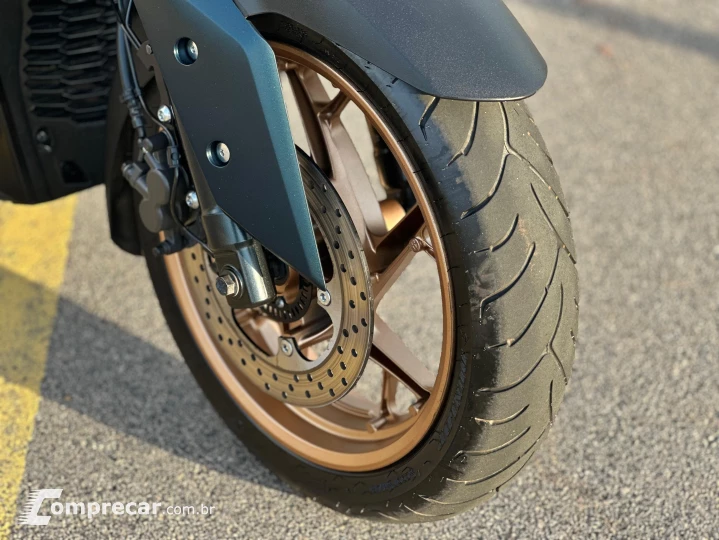 XMAX 250