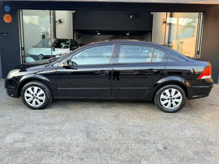 VECTRA 2.0 MPFI Expression 8V