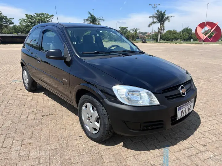 CELTA 1.0 MPFI Life 8V