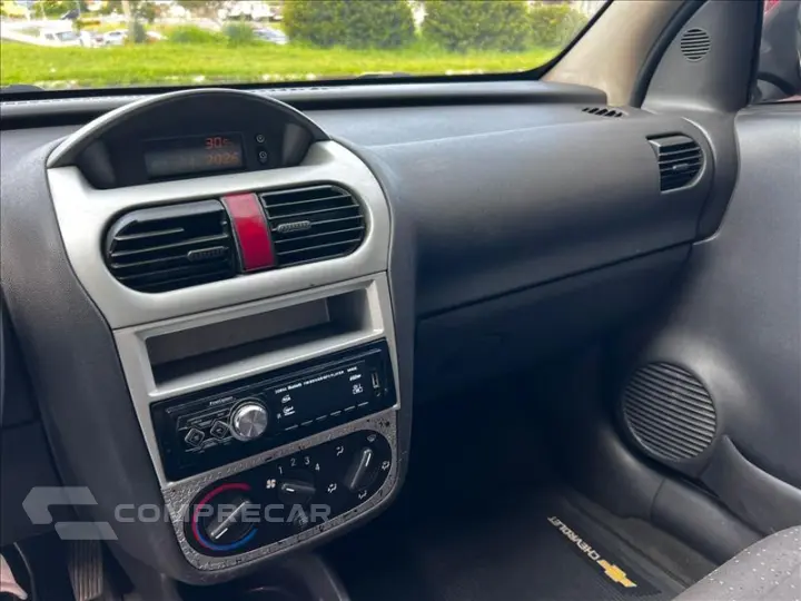 CORSA 1.4 MPFI Premium Sedan 8V