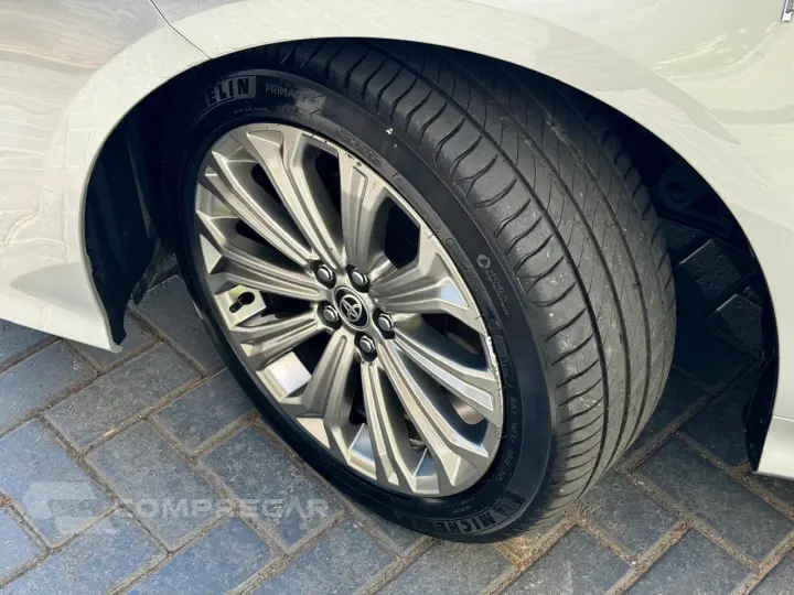 COROLLA 1.8 VVT-I Hybrid Altis