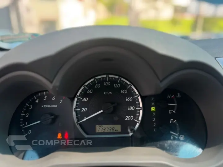 Hilux SW4 SR 4x2 2.7/2.7 Flex 16V Mec.