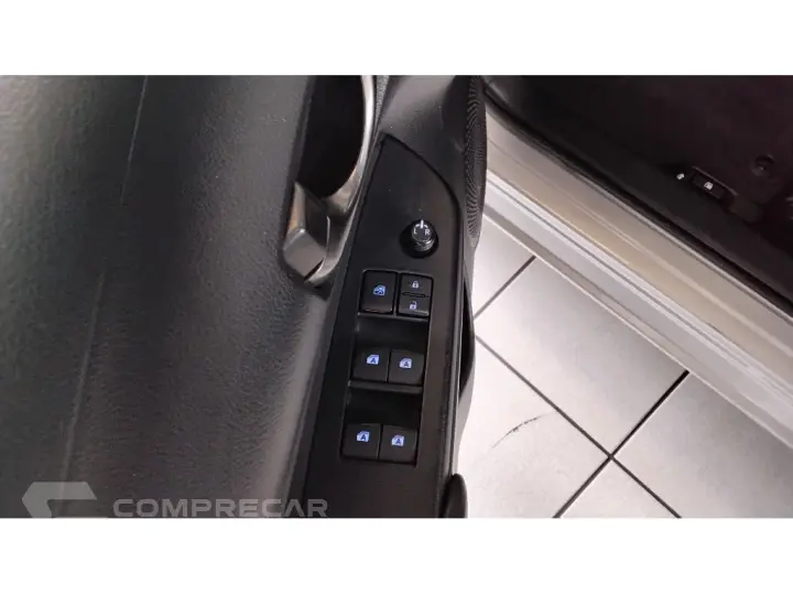 YARIS 1.5 16V FLEX SEDAN XS CONNECT MULTIDRIVE