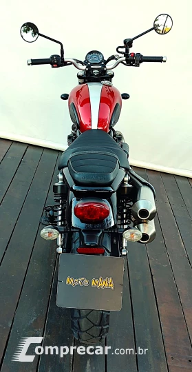 TRIUMPH STREET SCRAMBLER