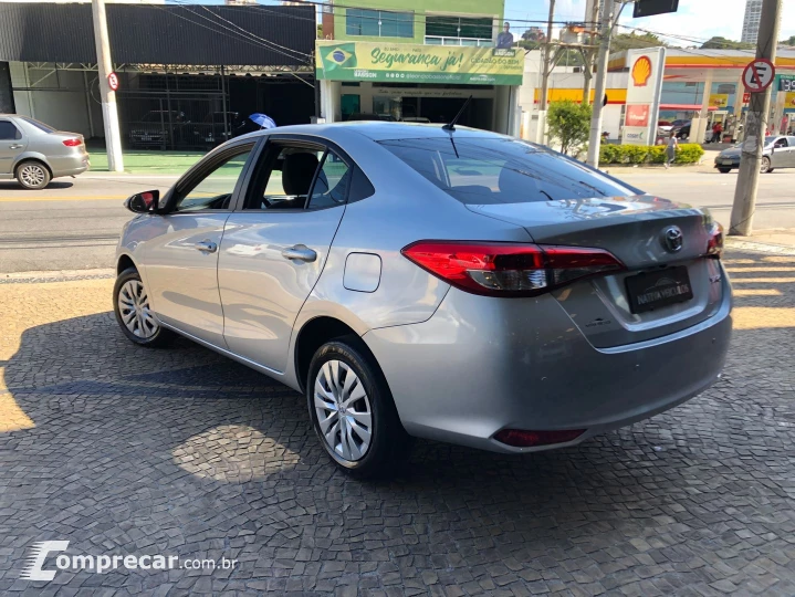 Yaris 1.5 16V Flex Sedan Xl Live Multidrive