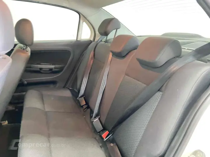 VOYAGE 1.0 12V MPI TOTALFLEX 4P MANUAL