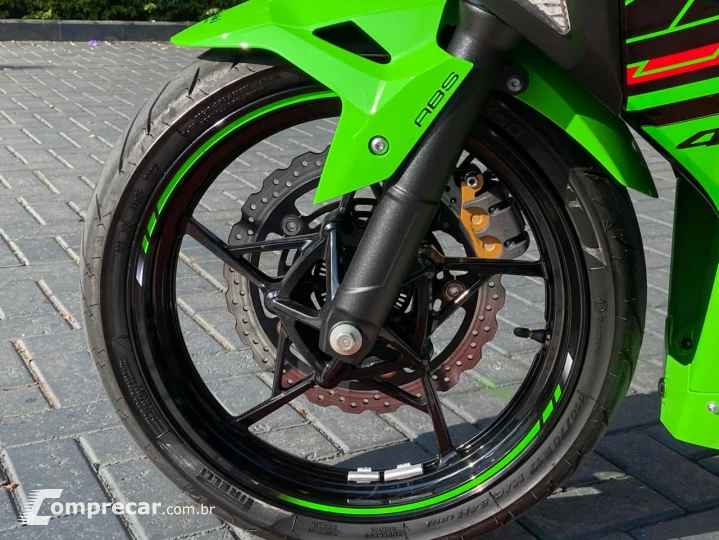 NINJA 400