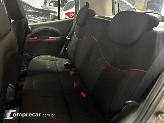 UNO - 1.4 SPORTING 8V 4P MANUAL
