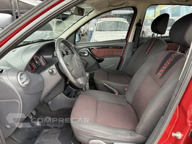 SANDERO - 1.6 STEPWAY 8V 4P MANUAL