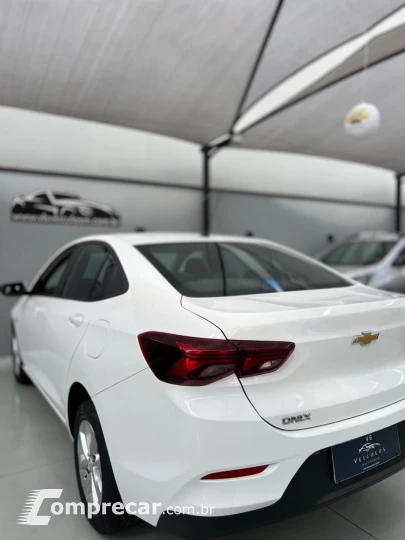 ONIX SEDAN Plus LT 1.0 12V Flex 4p Mec.