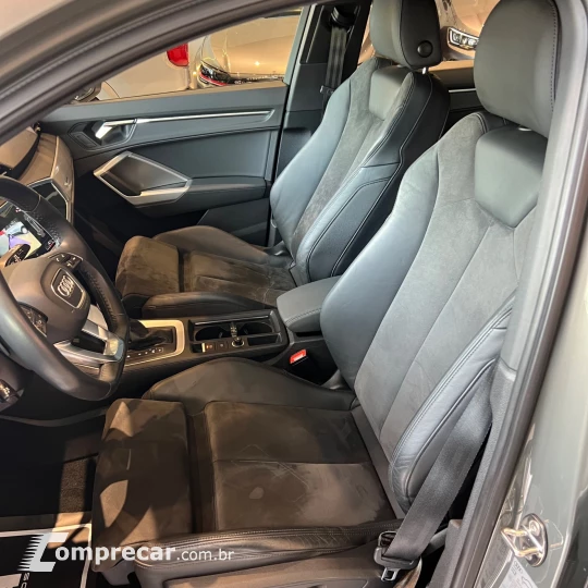 Q3 Black Ed. 1.4 TFSI Flex/Black S-tron.