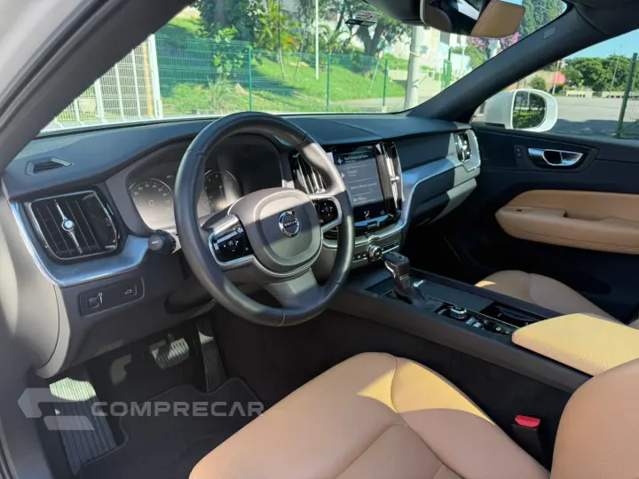 XC60 2.0 D5 Momentum AWD Geartronic