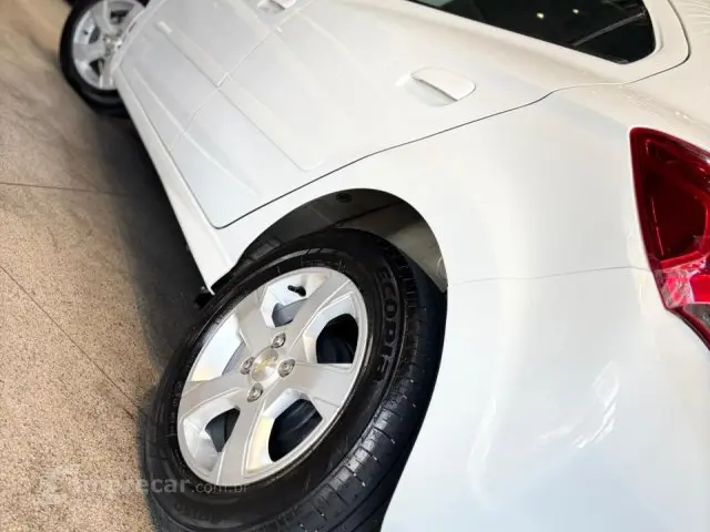 ONIX - 1.4 MPFI LT 8V 4P MANUAL