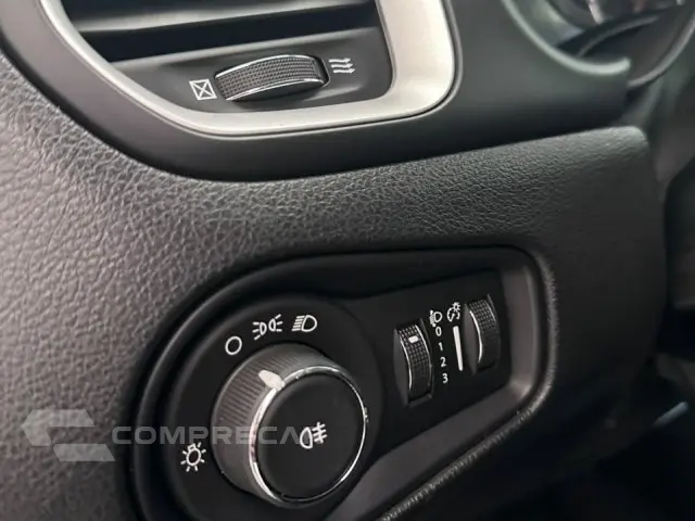 RENEGADE - 1.8 16V SPORT 4P AUTOMÁTICO